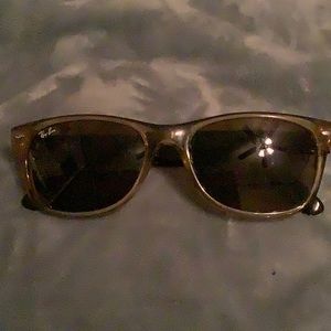 Honey Ray Ban Wayfarer sunglasses rb2132